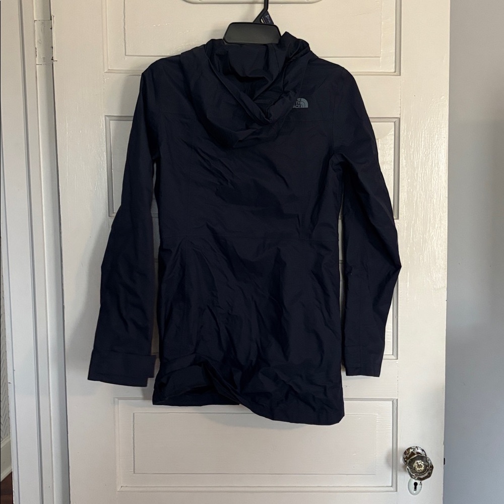 The North Face Women's Navy Rain/Wind Jacket - Picture 4 of 4